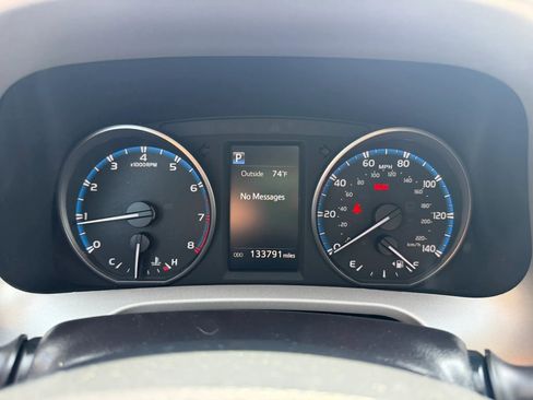 Used 2017 Toyota RAV4 LE image 20