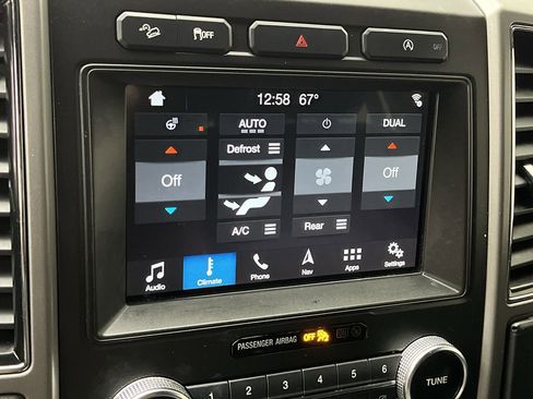 Used 2018 Ford Expedition Max XLT w/ Equipment Group 202A AWD/4WD image 22