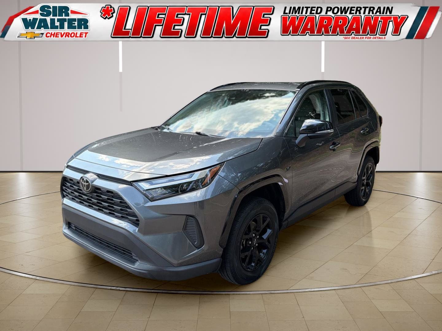 Used 2022 Toyota RAV4 XLE FWD image 3
