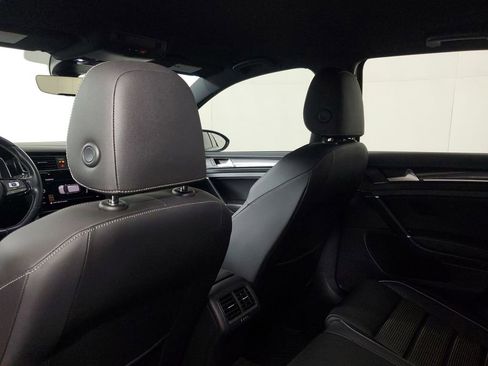 Used 2019 Volkswagen Golf R 4-Door image 12