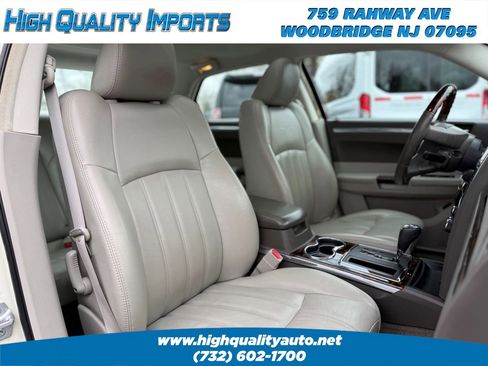 Used 2009 Chrysler 300 C image 24