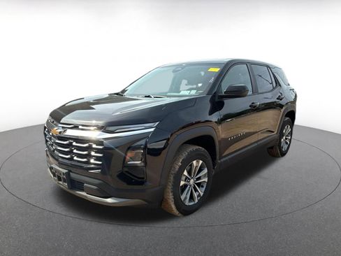 Used 2025 Chevrolet Equinox LT image 3