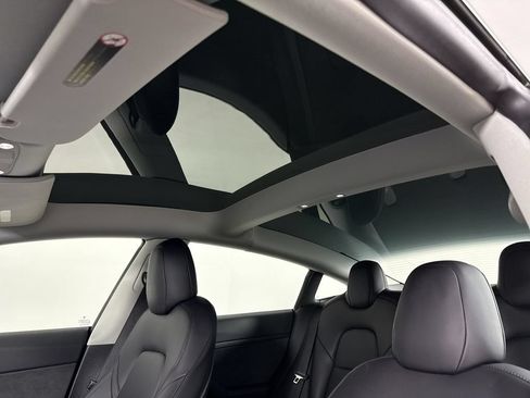 Used 2022 Tesla Model 3 Long Range AWD/4WD image 39