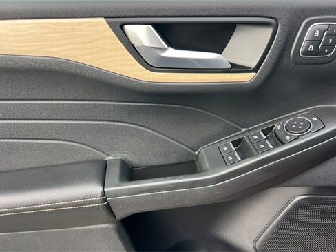 Used 2022 Ford Escape Titanium w/ Titanium Premium Package image 11