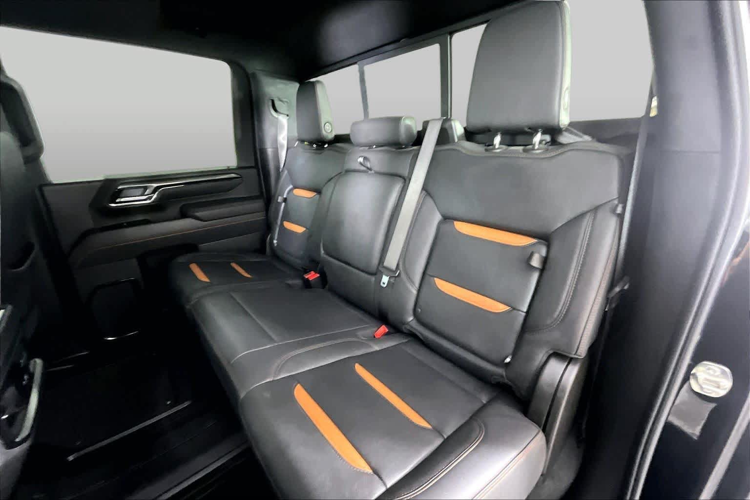 Used 2025 GMC Sierra 3500 AT4 w/ AT4 Premium Plus Package AWD/4WD image 18