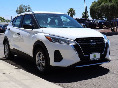 Used 2023 Nissan Kicks S FWD image 14