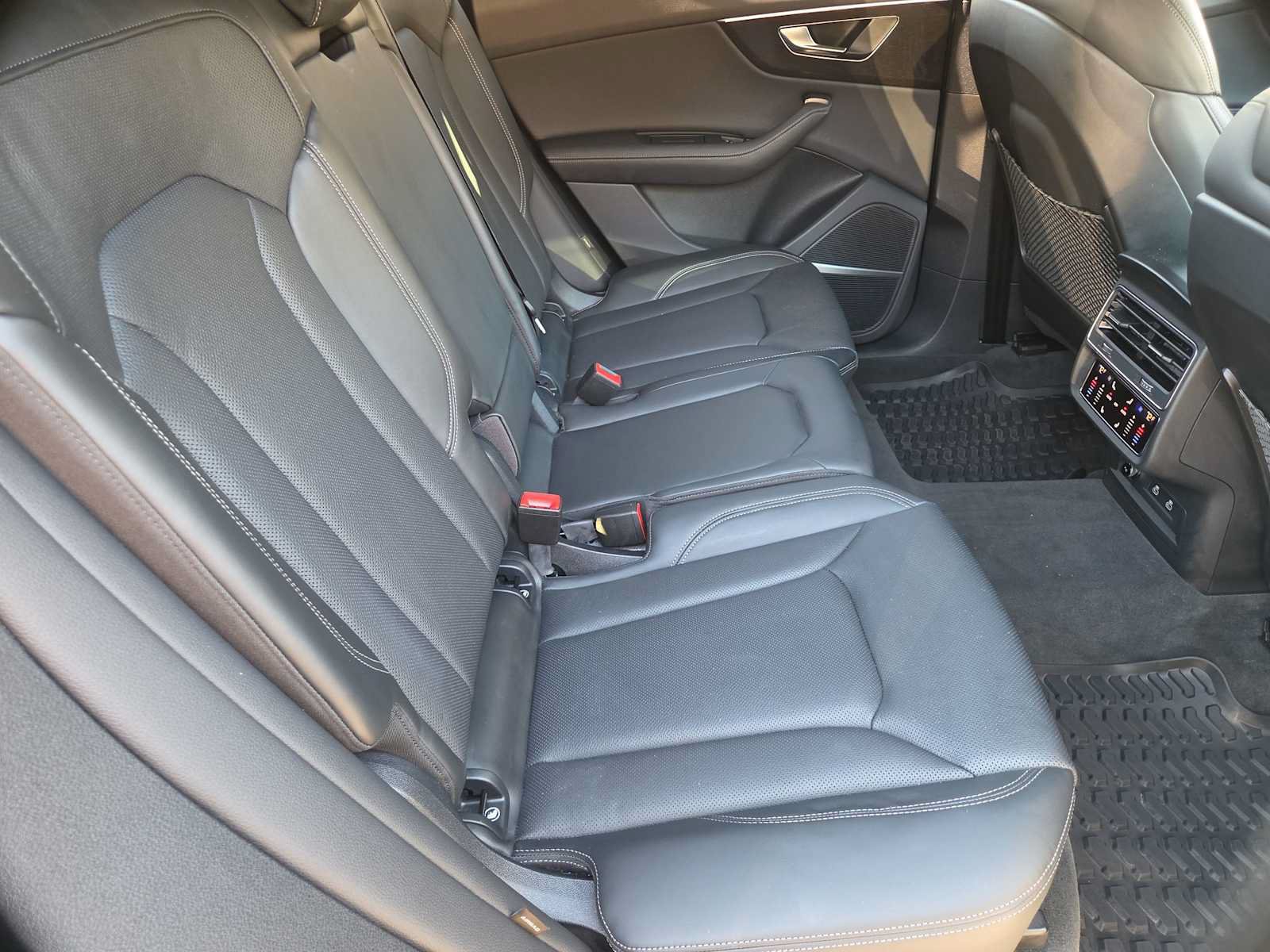 Used 2025 Audi Q8 Prestige AWD/4WD image 21