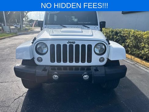 Used 2015 Jeep Wrangler Unlimited Sahara AWD/4WD image 2