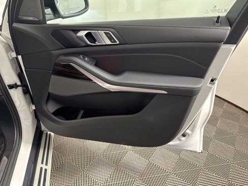 Used 2026 BMW X5 xDrive40i AWD/4WD image 13