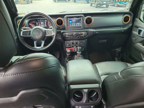 Used 2021 Jeep Gladiator Mojave w/ LED Lighting Group AWD/4WD image 11
