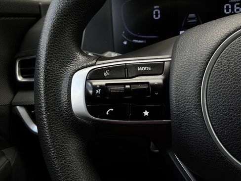 Used 2025 Kia Sportage LX FWD image 30