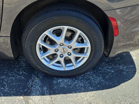 Used 2023 Chrysler Pacifica Touring-L FWD image 30