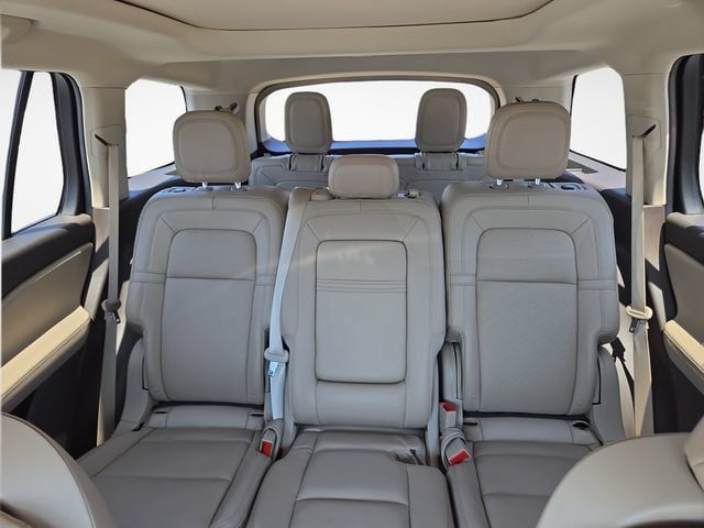 Used 2022 Lincoln Aviator Reserve w/ Elements Package Plus AWD/4WD image 30