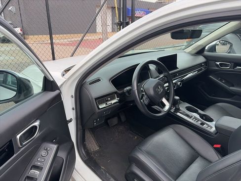 Used 2024 Honda Civic Touring image 9
