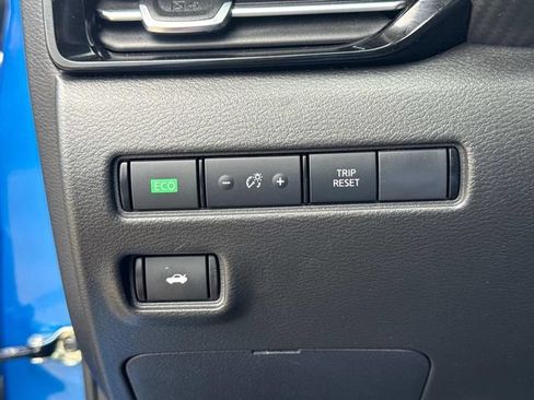 Certified 2025 Nissan Sentra SR FWD image 27