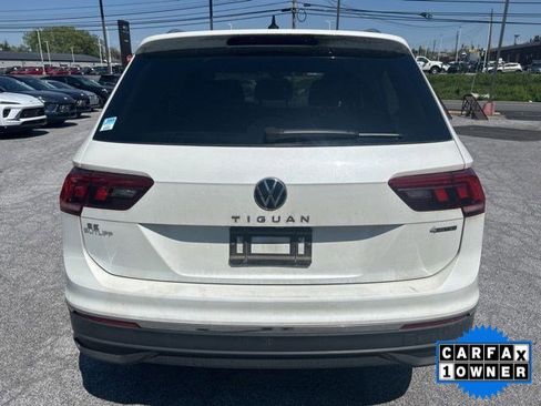 Used 2023 Volkswagen Tiguan SE w/ Panoramic Sunroof Package AWD/4WD image 5