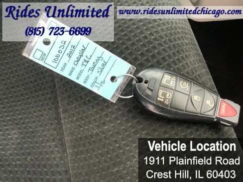 Used 2012 Chrysler Town & Country Touring image 32