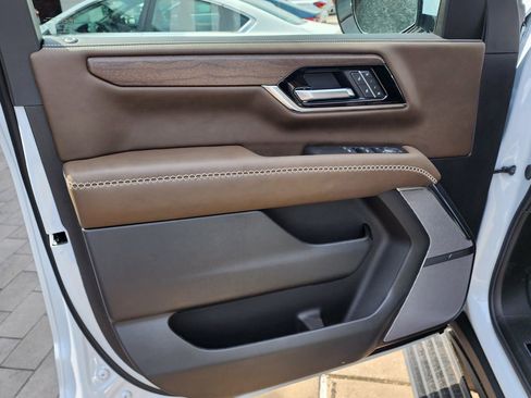 New 2026 GMC Yukon XL Denali Ultimate AWD/4WD image 13