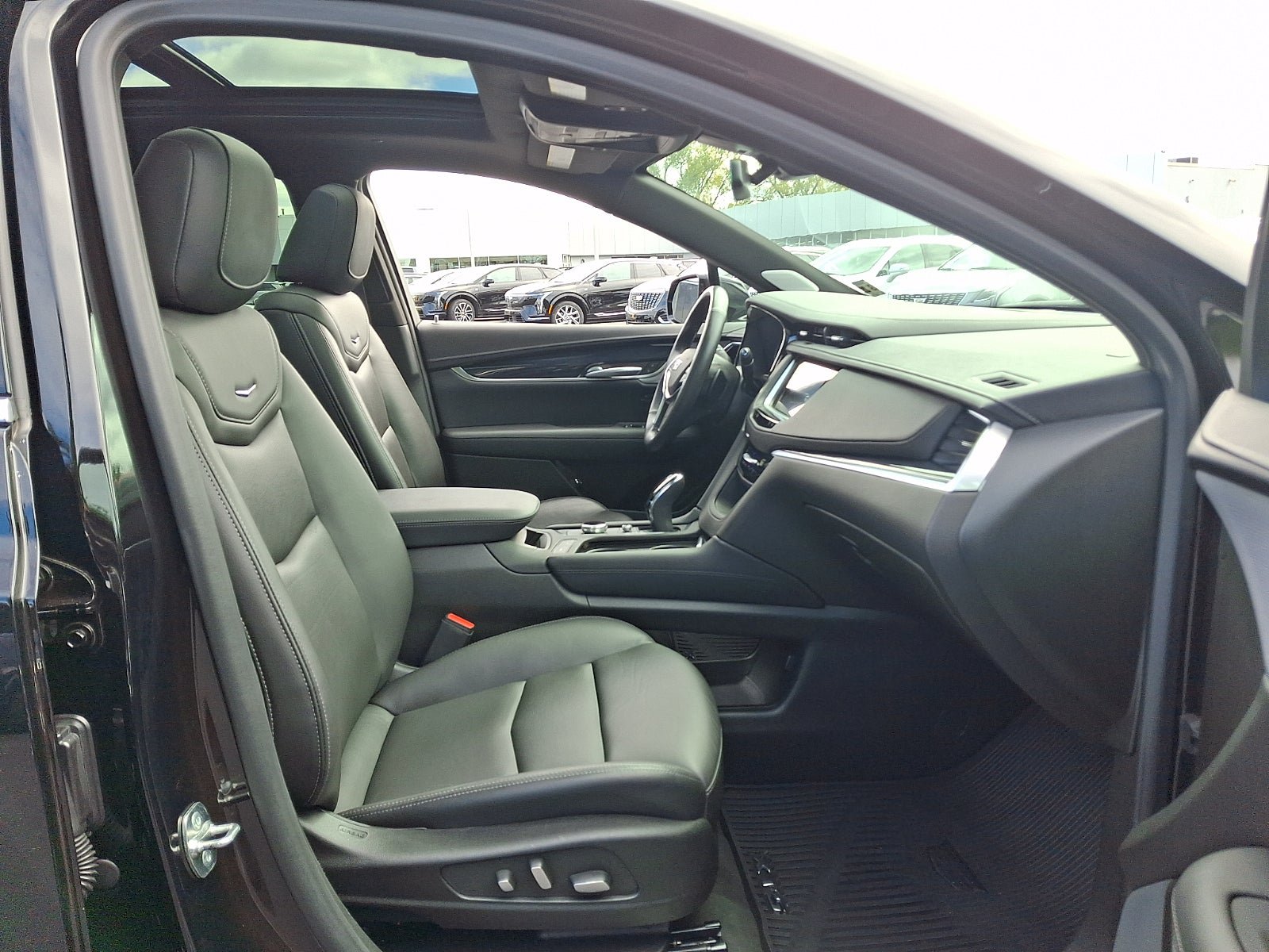 Certified 2024 Cadillac XT5 Premium Luxury AWD/4WD image 21