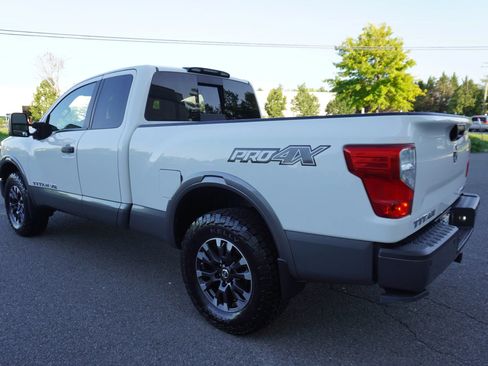Used 2019 Nissan Titan PRO-4X w/ Pro-4x Convenience Package AWD/4WD image 5