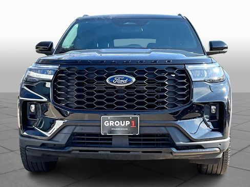 Used 2025 Ford Explorer ST-Line w/ ST-Line Street Pack image 4