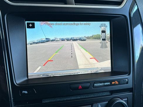 Used 2018 Ford Explorer XLT w/ Equipment Group 202A FWD image 22