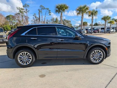Used 2024 Cadillac XT4 Premium Luxury image 3