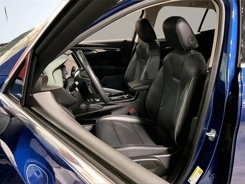 Used 2023 Buick Envision Essence image 25