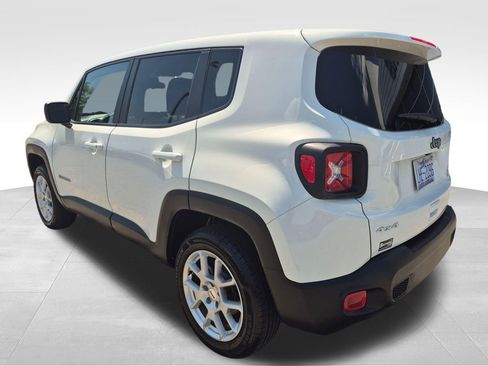 Used 2023 Jeep Renegade Latitude image 4