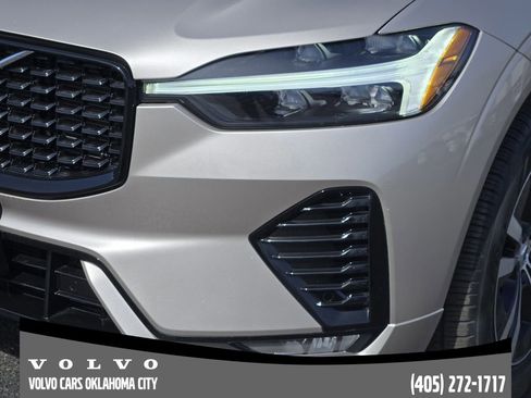 Certified 2025 Volvo XC60 B5 Core image 8