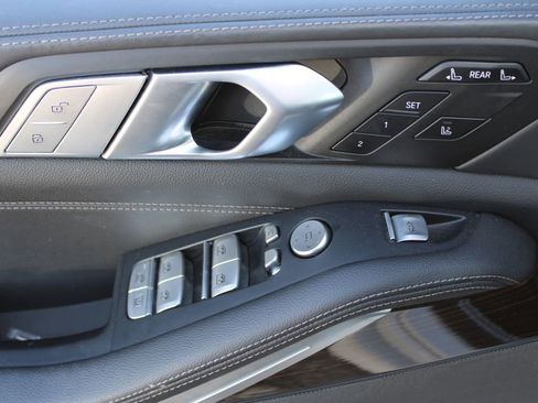 Used 2021 BMW X7 M50i w/ Executive Package AWD/4WD image 39