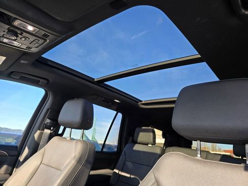 Used 2022 Chevrolet Tahoe Z71 w/ Luxury Package image 22