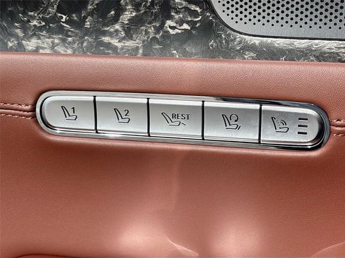 Used 2025 Genesis G90 3.5T image 32