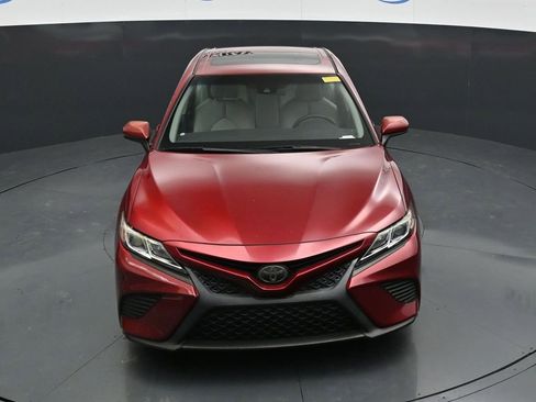 Used 2018 Toyota Camry SE w/ Moonroof Package FWD image 28