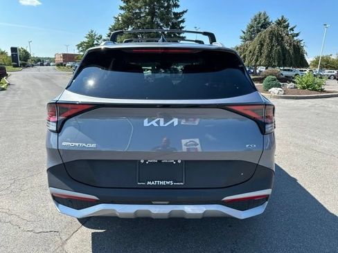 Used 2024 Kia Sportage EX AWD/4WD image 4
