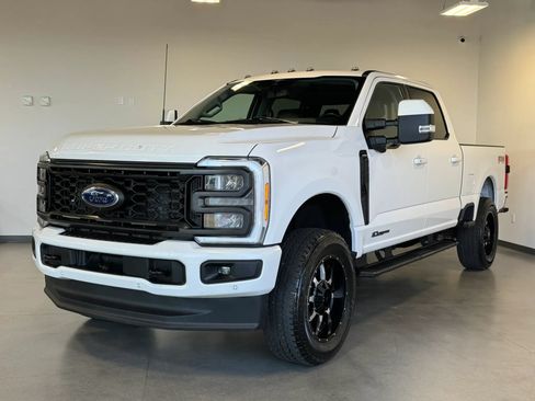 Used 2023 Ford F350 Lariat w/ Lariat Ultimate Package AWD/4WD image 3