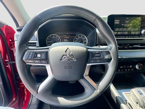 Used 2024 Mitsubishi Outlander ES FWD image 9