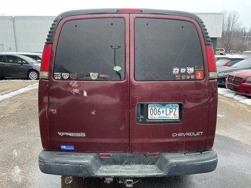 Used 1999 Chevrolet Express 2500 Passenger w/ Preferred Equipment Group image 4