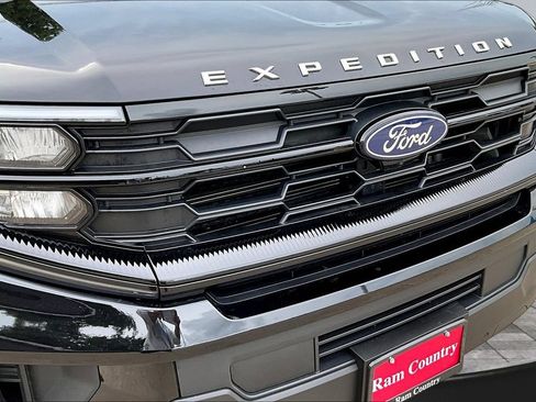Used 2025 Ford Expedition Max Active RWD image 31