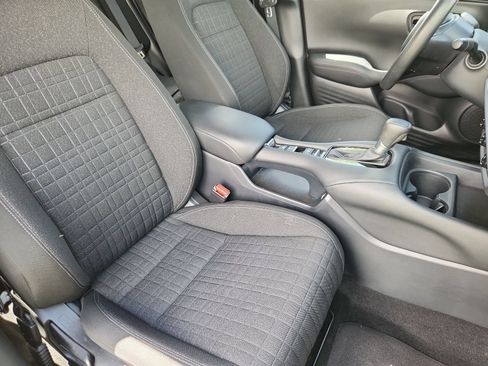 Used 2023 Honda HR-V LX image 14