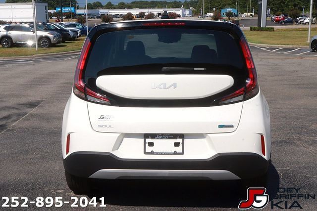 Certified 2025 Kia Soul EX FWD image 6