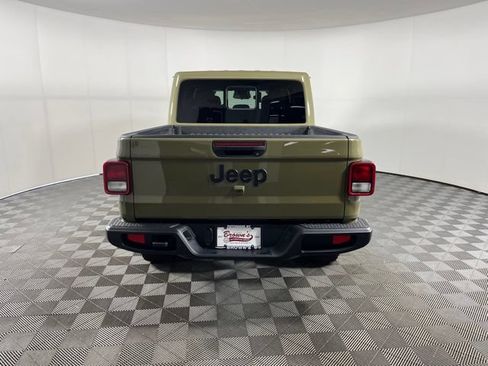 Used 2026 Jeep Gladiator Sport AWD/4WD image 6