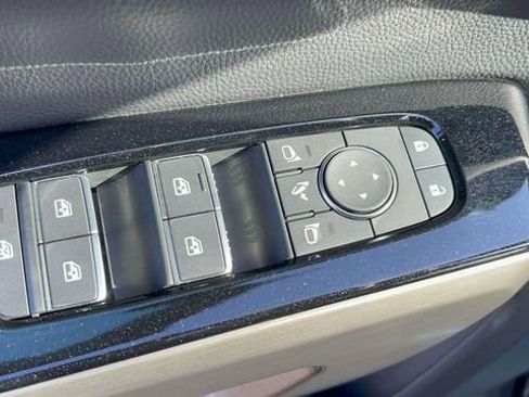 Used 2025 Nissan Pathfinder Platinum w/ Cargo Package AWD/4WD image 15