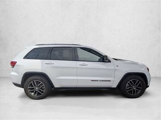 Used 2018 Jeep Grand Cherokee Trailhawk w/ Trailhawk Luxury Group video 4