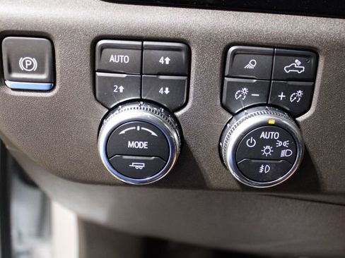 New 2025 GMC Sierra 2500 SLT w/ SLT Premium Package image 18