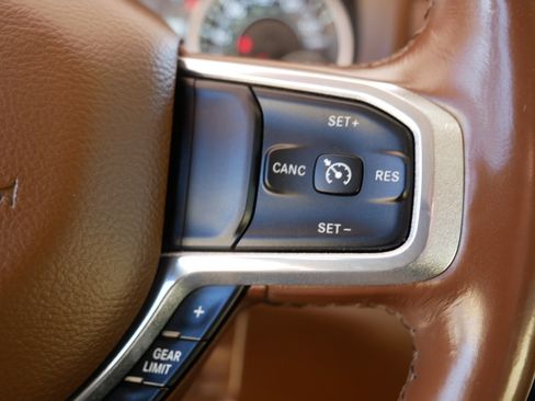 Used 2019 RAM 1500 Laramie image 29