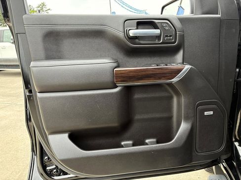 Used 2021 GMC Sierra 1500 SLT w/ SLT Convenience Package AWD/4WD image 8