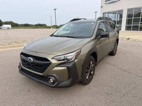 Used 2025 Subaru Outback Onyx Edition AWD/4WD image 7