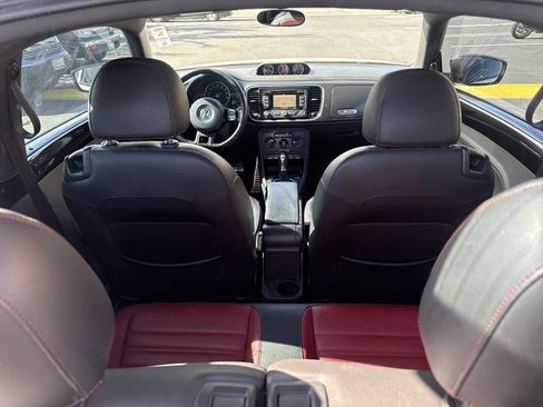 Used 2012 Volkswagen Beetle 2.0T w/ Lamp & Wheel Pkg FWD image 24