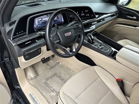 Used 2024 Cadillac Escalade Premium Luxury image 10